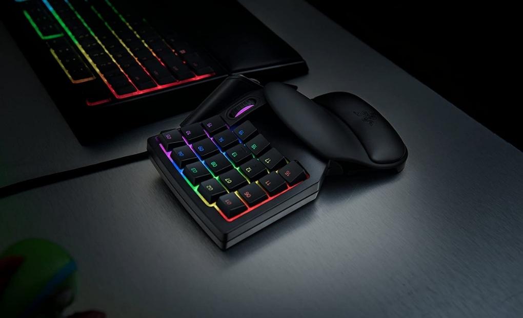 Razer Tartarus v2 Gaming Keypad 1